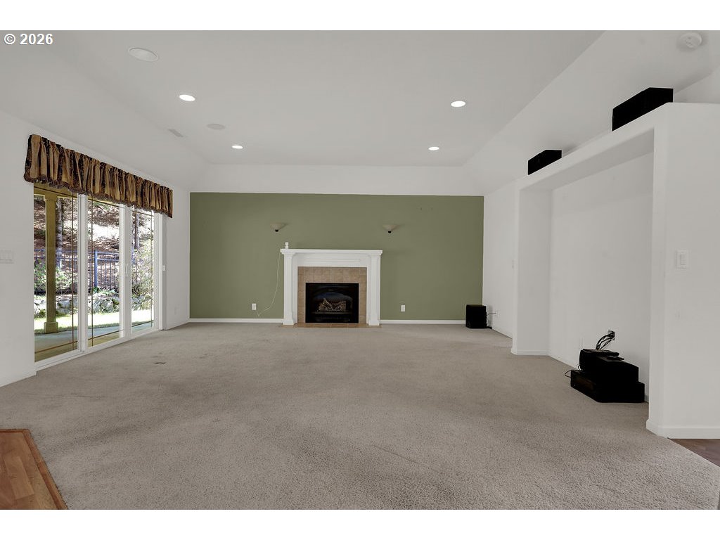 2545 Willow Ridge Court Florence, OR 97439 - Photo 11 of 41 Great Room