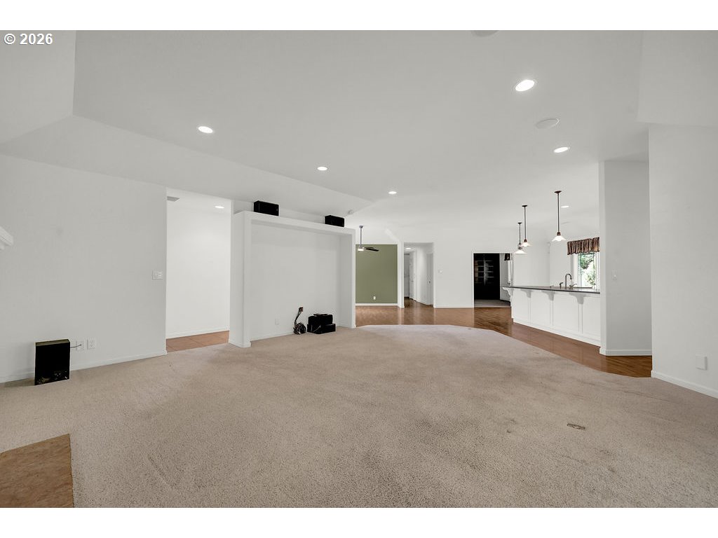 2545 Willow Ridge Court Florence, OR 97439 - Photo 12 of 41 Great Room