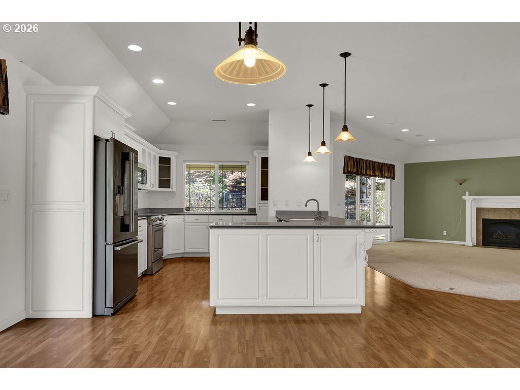 2545 Willow Ridge Court Florence, OR 97439 - Photo 13 of 41 Kitchen