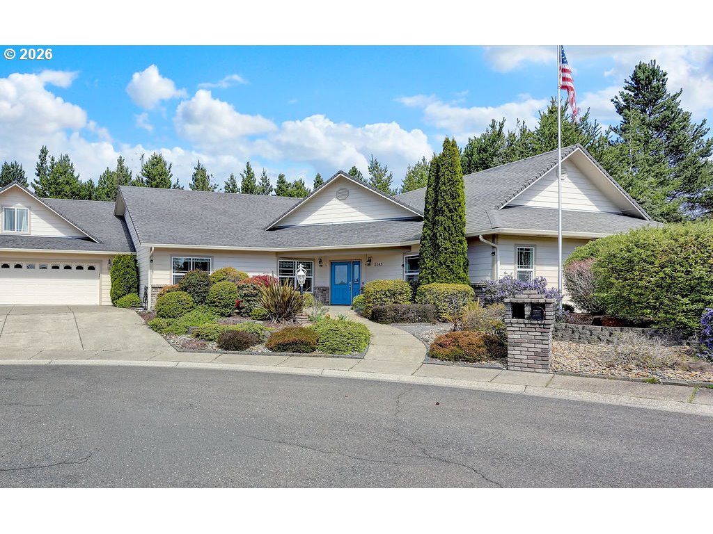 2545 Willow Ridge Court Florence, OR 97439 - Photo 2 of 41