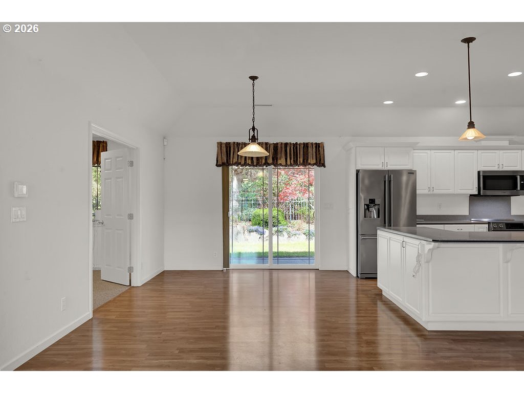 2545 Willow Ridge Court Florence, OR 97439 - Photo 20 of 41 Kitchen/Nook