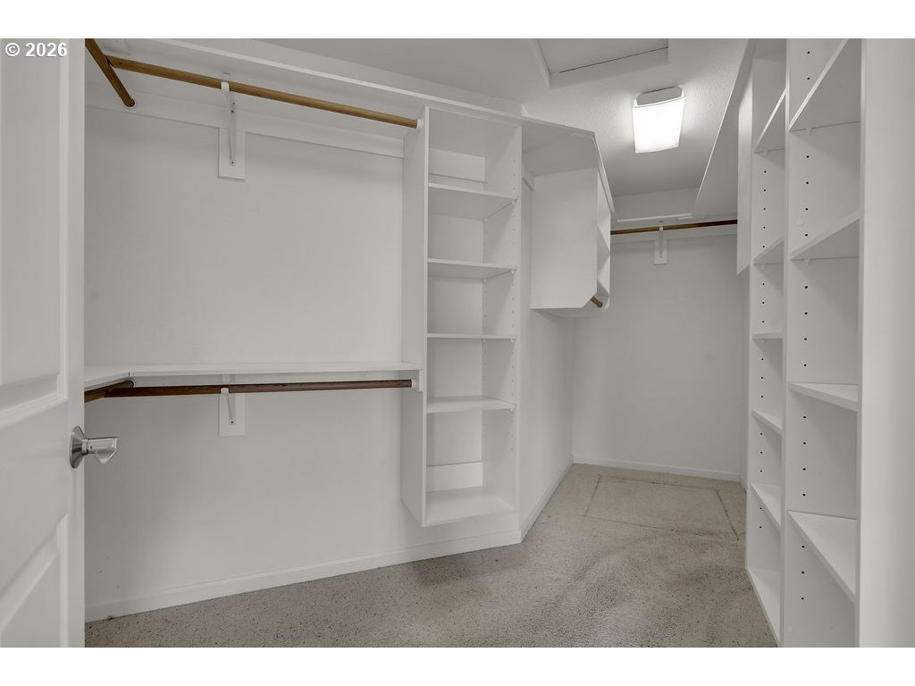 2545 Willow Ridge Court Florence, OR 97439 - Photo 26 of 41 Owner's Suite Bedroom