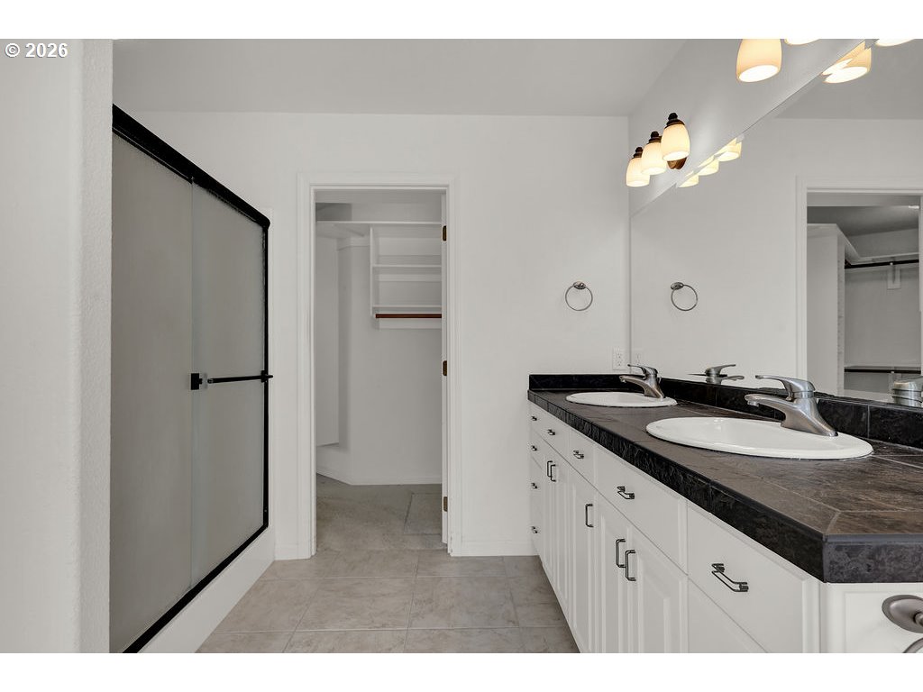 2545 Willow Ridge Court Florence, OR 97439 - Photo 29 of 41 Owner's Suite Bathroom