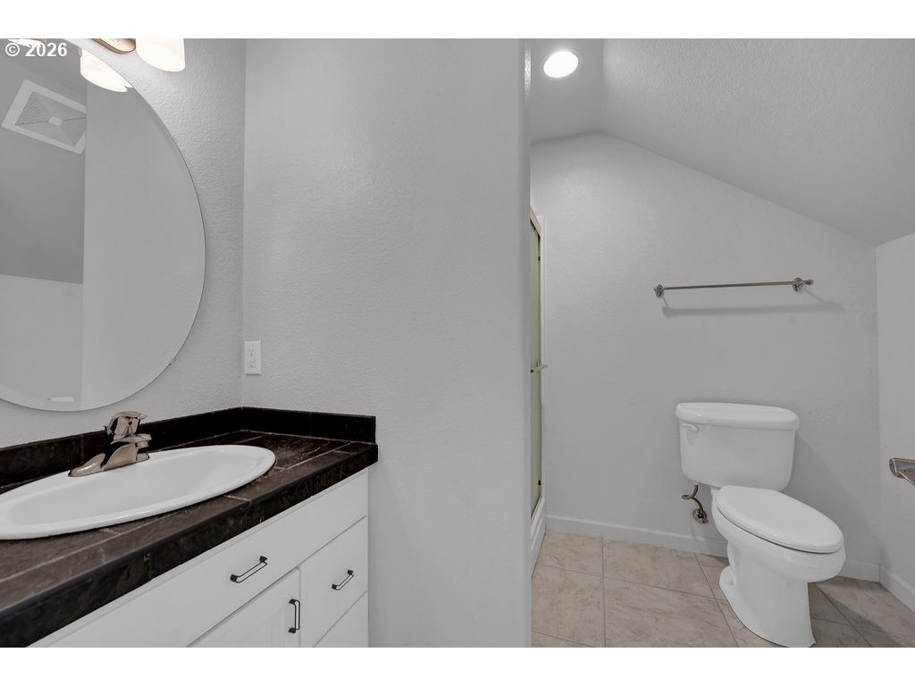 2545 Willow Ridge Court Florence, OR 97439 - Photo 37 of 41 Bathroom