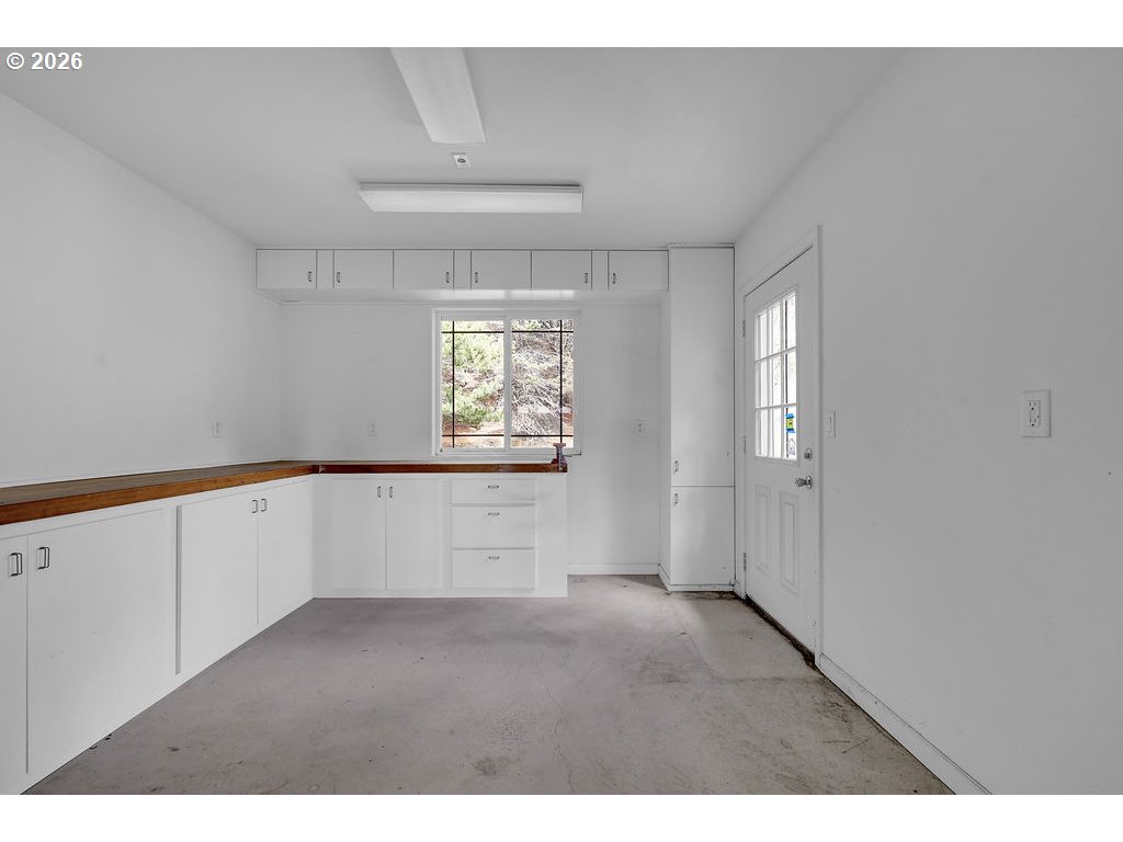 2545 Willow Ridge Court Florence, OR 97439 - Photo 40 of 41 Workshop