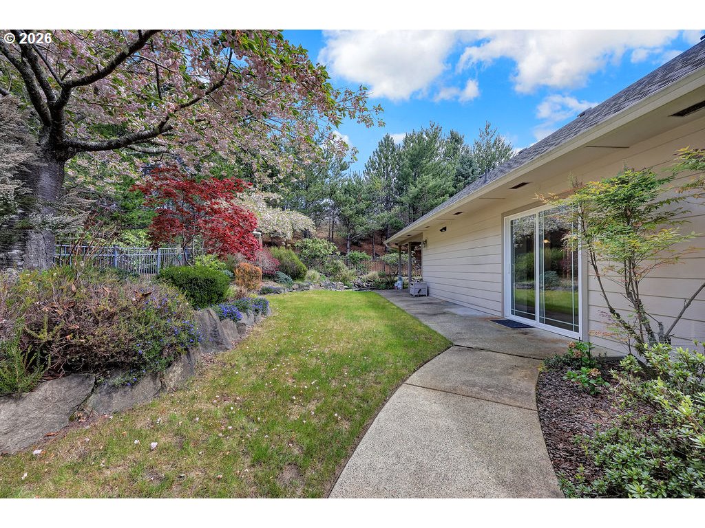 2545 Willow Ridge Court Florence, OR 97439 - Photo 4 of 41