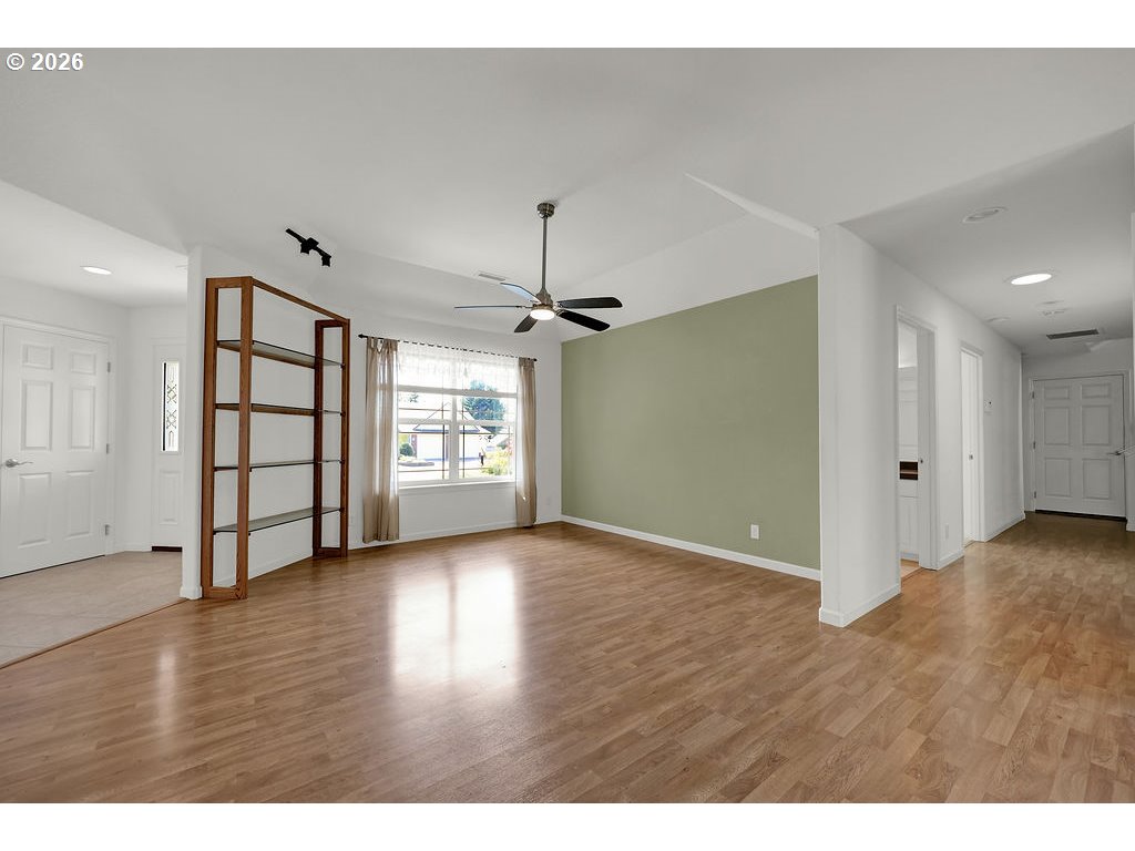 2545 Willow Ridge Court Florence, OR 97439 - Photo 9 of 41 Dining Room