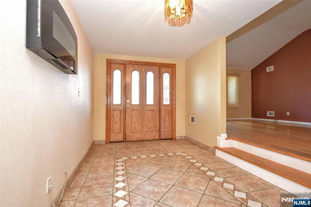 77 Herman Street Hackensack, NJ 07601 - Photo 5 of 40