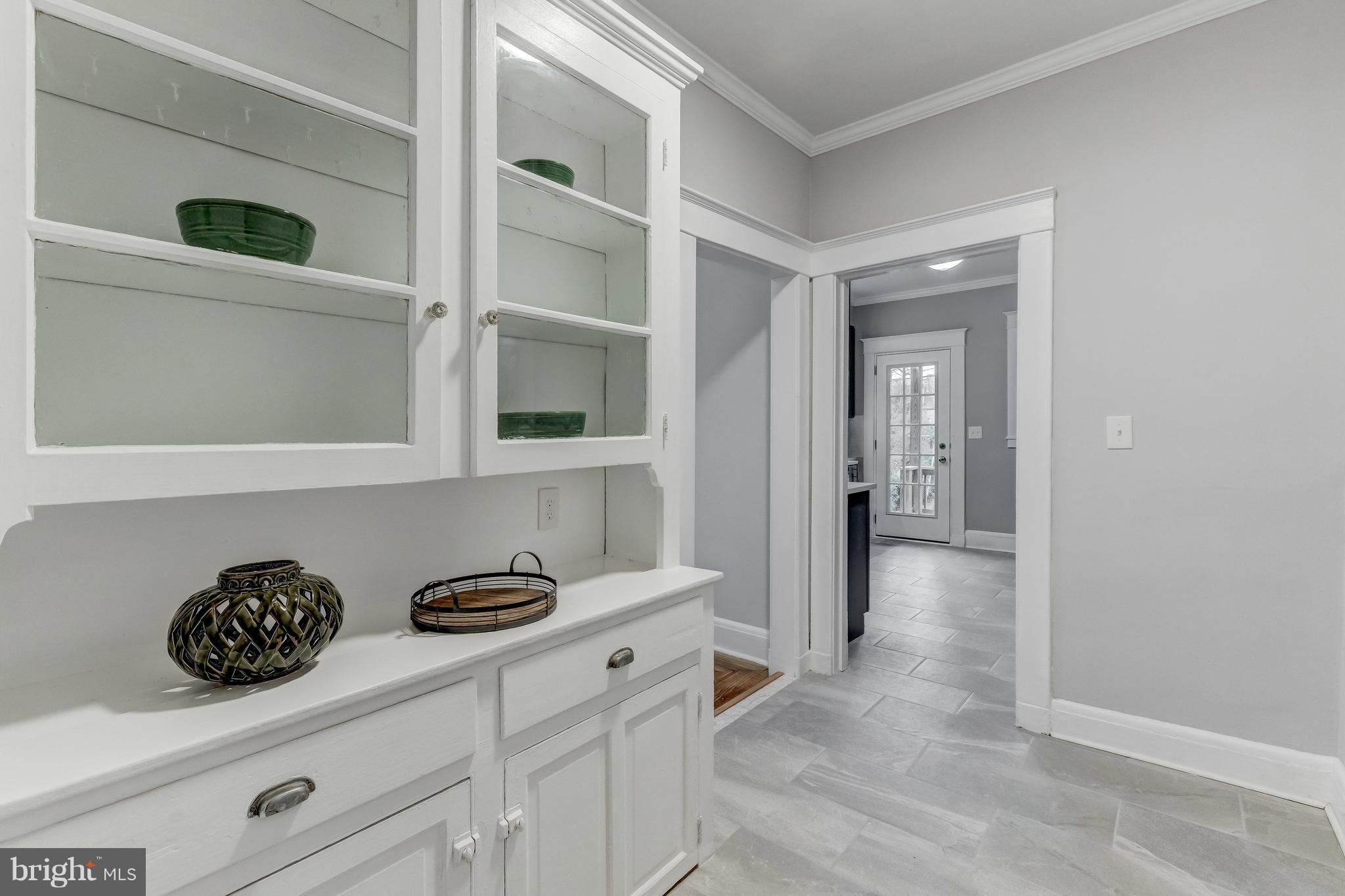4412 Roland Avenue Baltimore, MD 21210 - Photo 11 of 45