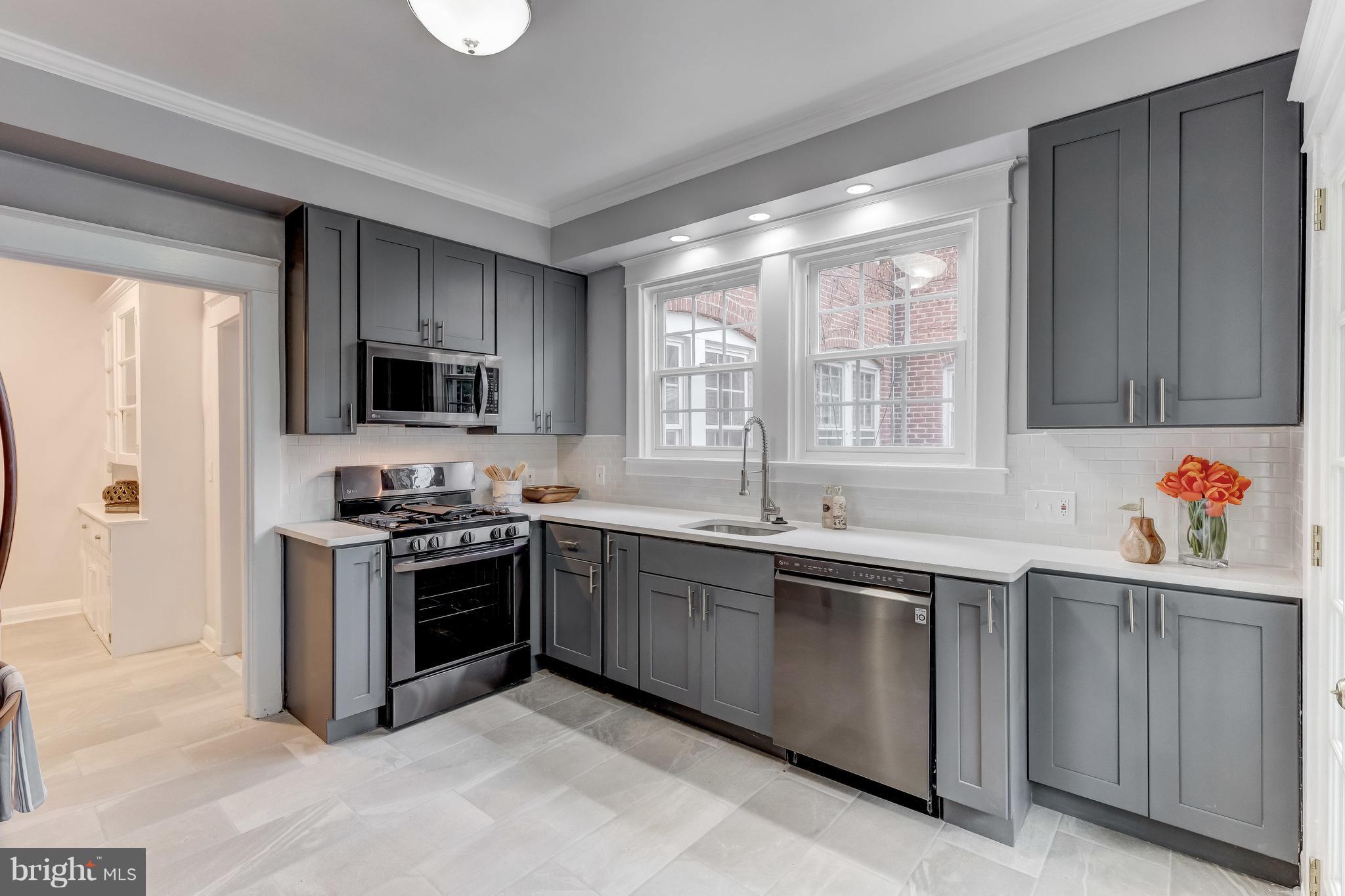 4412 Roland Avenue Baltimore, MD 21210 - Photo 12 of 45