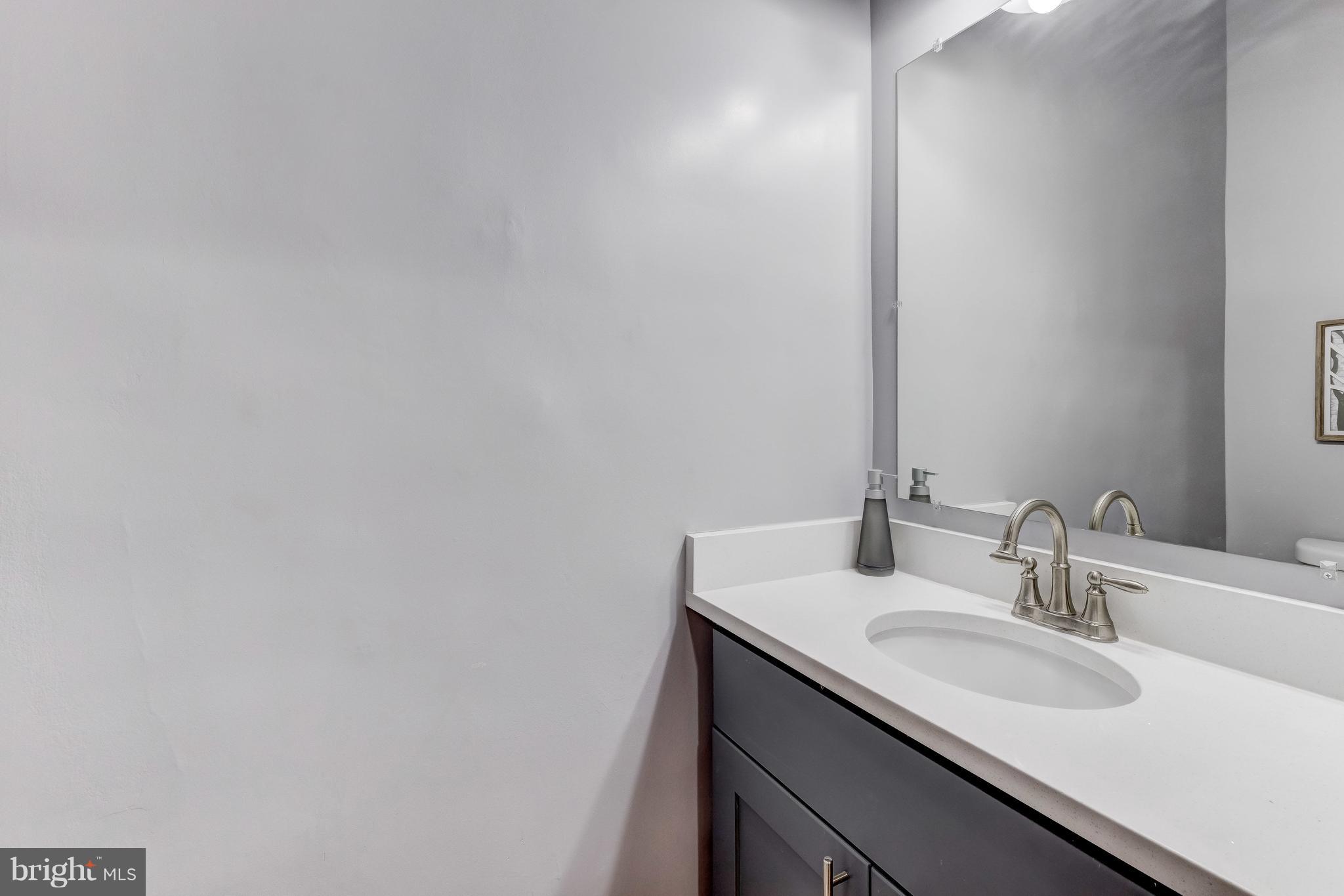 4412 Roland Avenue Baltimore, MD 21210 - Photo 10 of 45