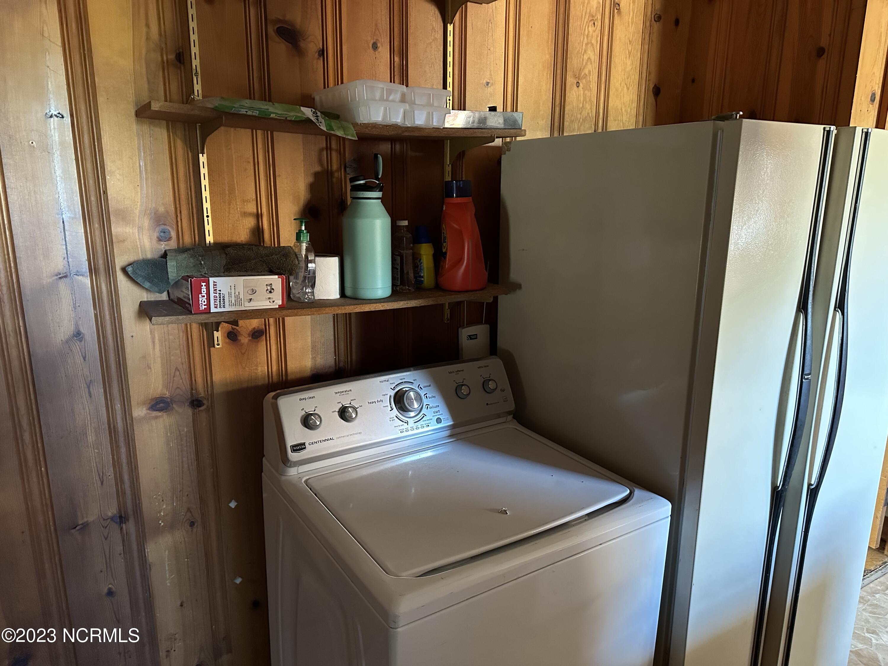 1340 Newland Road Elizabeth City, NC 27909 - Photo 10 of 23 Laundry off kitchen