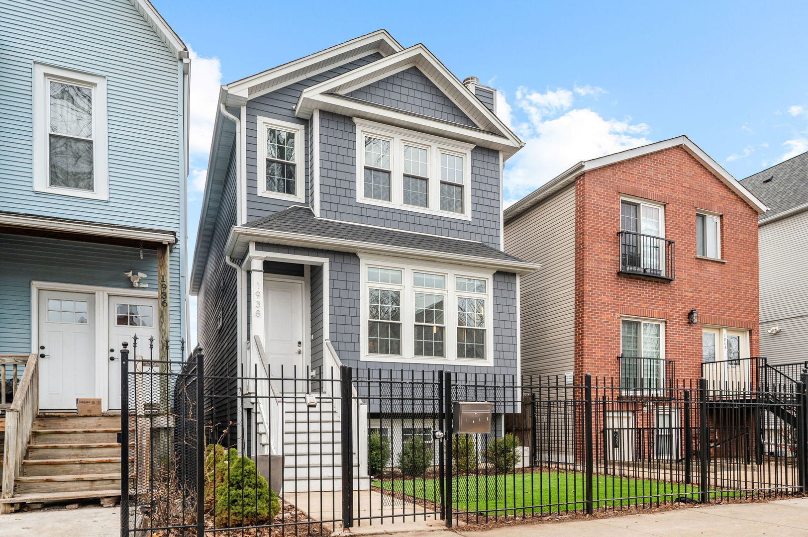 1938 North Ridgeway Avenue Chicago, IL 60647 - Photo 2 of 46