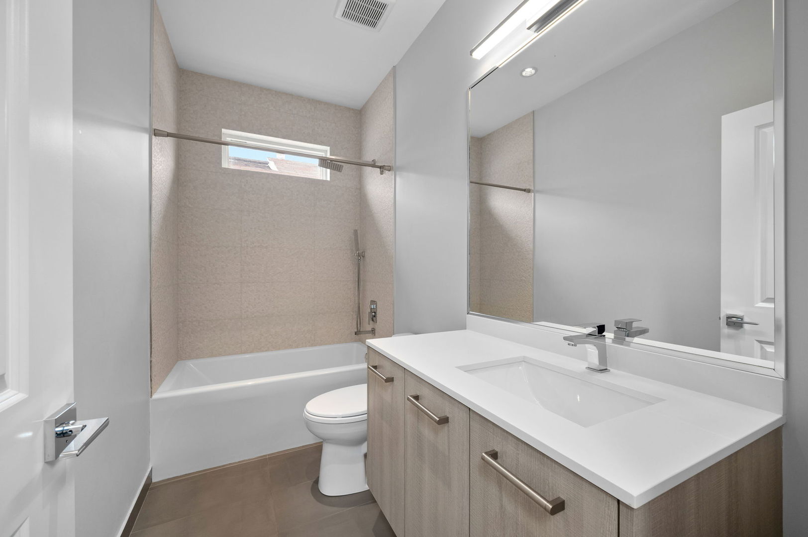 1938 North Ridgeway Avenue Chicago, IL 60647 - Photo 32 of 46