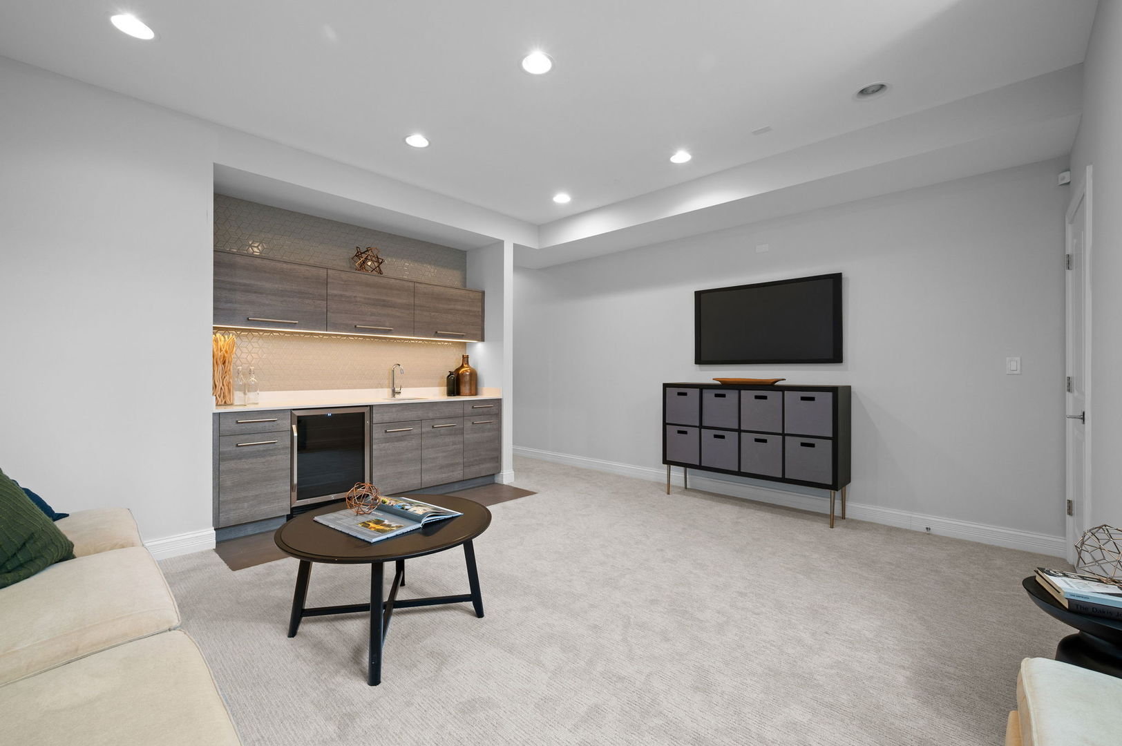 1938 North Ridgeway Avenue Chicago, IL 60647 - Photo 34 of 46