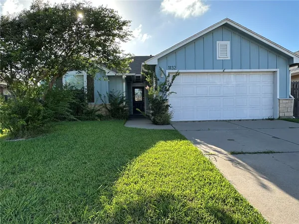 $1,750 | 1132 Imperial Street, Portland, TX 78374