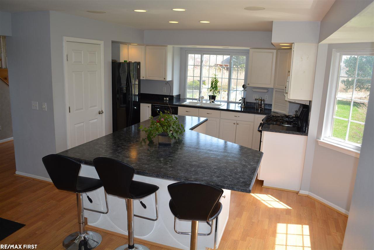 70897 Mellen Street Romeo, MI 48065 - Photo 16 of 28 31317213-15.JPG
