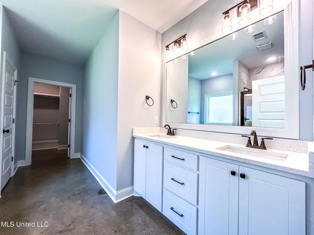 $290,000 | 960 Riverside Lane, Pearl, MS 39208