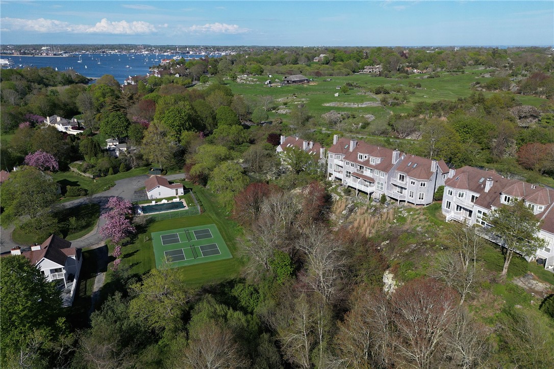 15 Hammersmith Road, Unit 19 Newport, RI 02840 - Photo 3 of 37