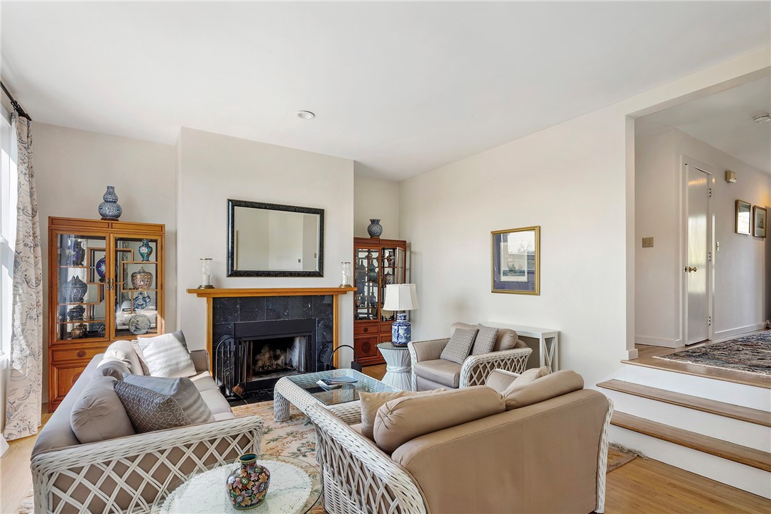 15 Hammersmith Road, Unit 19 Newport, RI 02840 - Photo 5 of 37