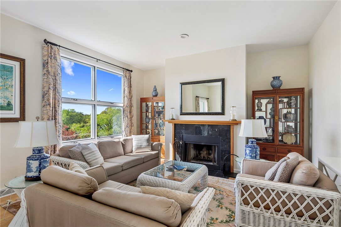 15 Hammersmith Road, Unit 19 Newport, RI 02840 - Photo 9 of 37