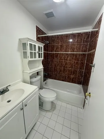 $3,300 | 19783 Northwest 64th Place, Hialeah, FL 33015