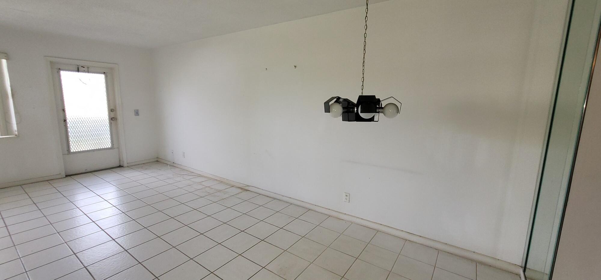 403 Windsor R West Palm Beach, FL 33417 - Photo 7 of 42 07