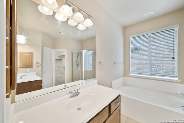 $2,650 | 431 Calm Springs, San Antonio, TX 78260