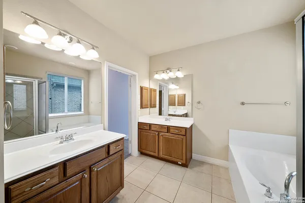 $2,650 | 431 Calm Springs, San Antonio, TX 78260