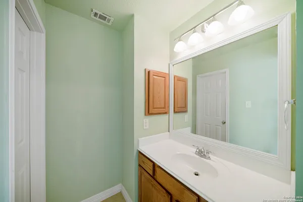 $2,650 | 431 Calm Springs, San Antonio, TX 78260