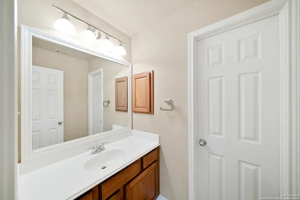 $2,650 | 431 Calm Springs, San Antonio, TX 78260