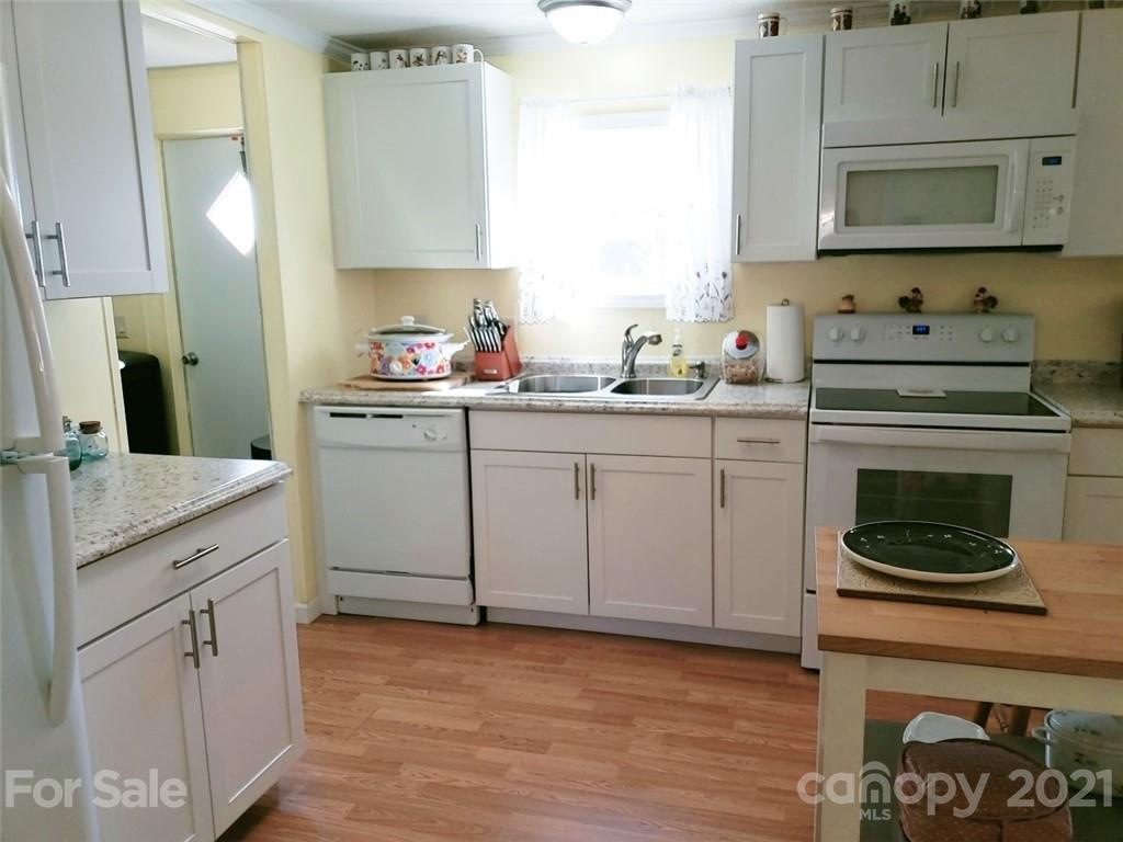1492 Sandy Plains Road Tryon, NC 28782 - Photo 7 of 17