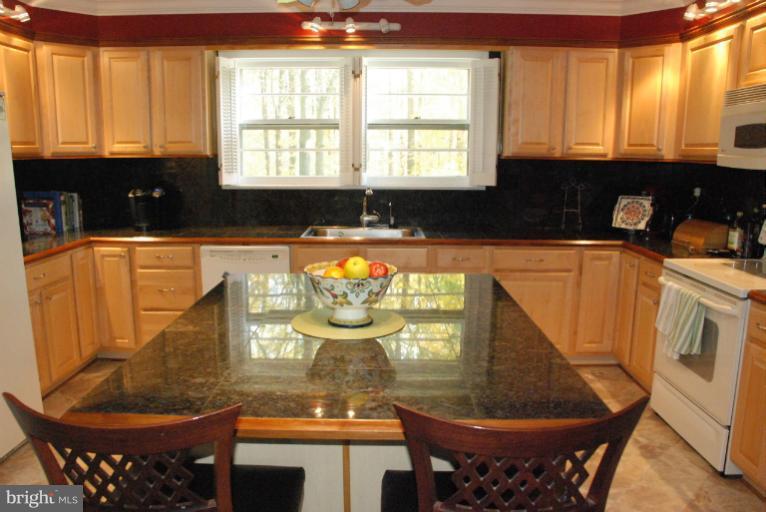16525 Batchellors Forest Road Olney, MD 20832 - Photo 14 of 23 Kitchen