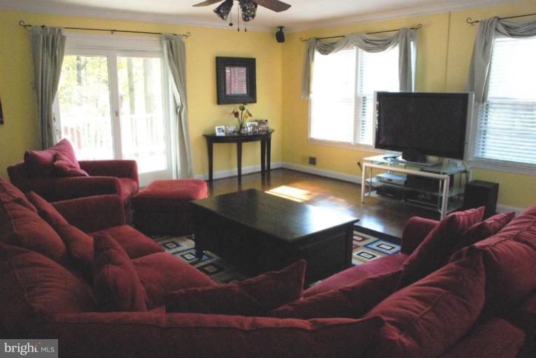 16525 Batchellors Forest Road Olney, MD 20832 - Photo 9 of 23 Family Room