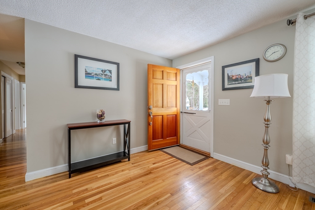 15 Winslow Road Chelmsford, MA 01824 - Photo 5 of 27 Gallery Image 5