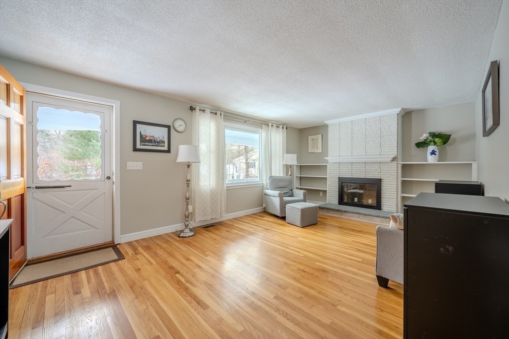 15 Winslow Road Chelmsford, MA 01824 - Photo 6 of 27 Gallery Image 6