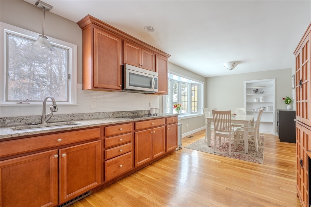 15 Winslow Road Chelmsford, MA 01824 - Photo 10 of 27 Gallery Image 10