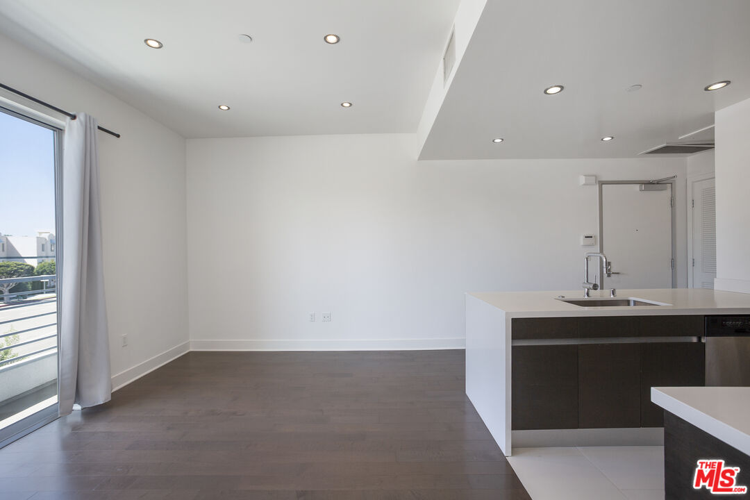 7857 West Manchester Avenue, Unit 110 Playa del Rey, CA 90293 - Photo 7 of 23