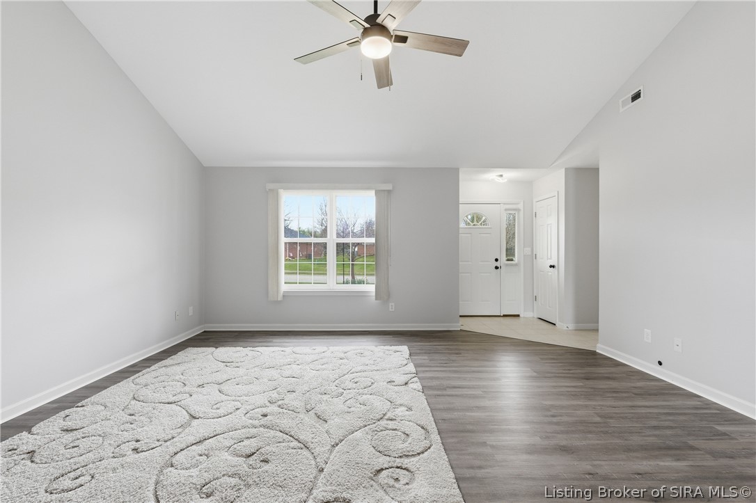 2414 Trinity Run Court New Albany, IN 47150 - Photo 4 of 36