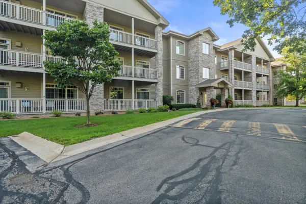 $325,000 | 13050 West Bluemound Road, Unit 303, Elm Grove, WI 53122