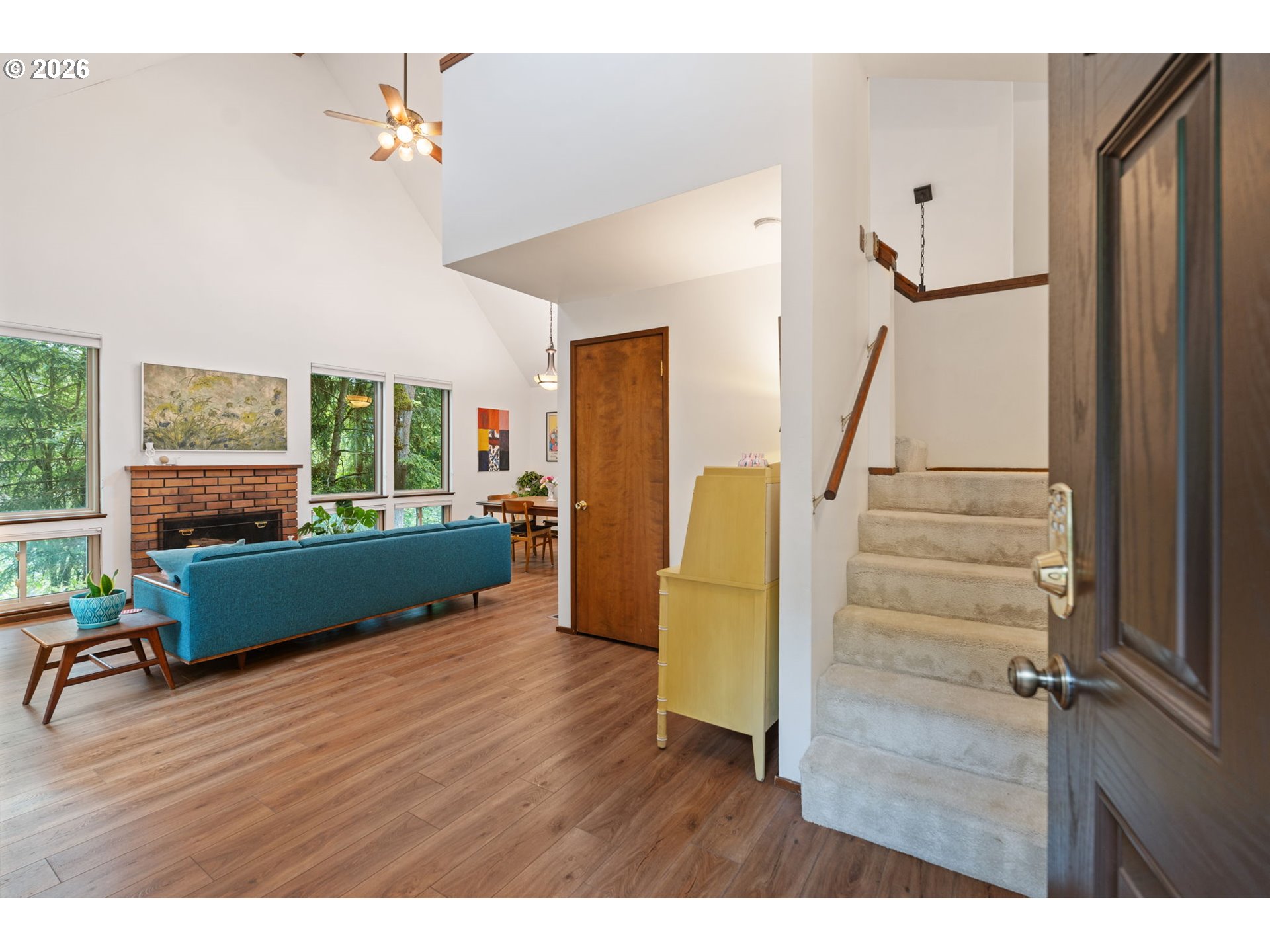 7133 Southwest 7th Avenue Portland, OR 97219 - Photo 3 of 43 Entrance/Foyer
