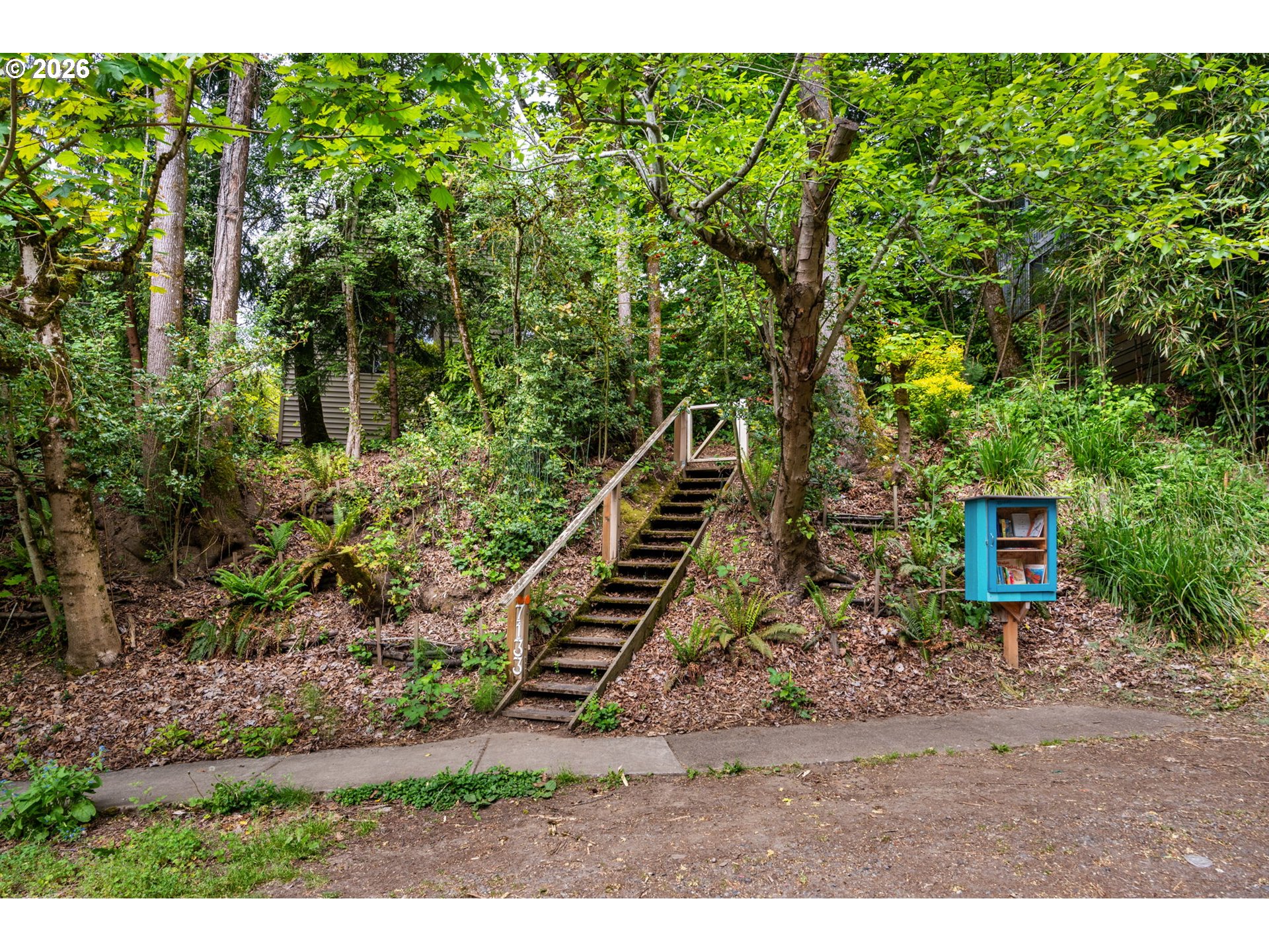 7133 Southwest 7th Avenue Portland, OR 97219 - Photo 34 of 43 Backyard