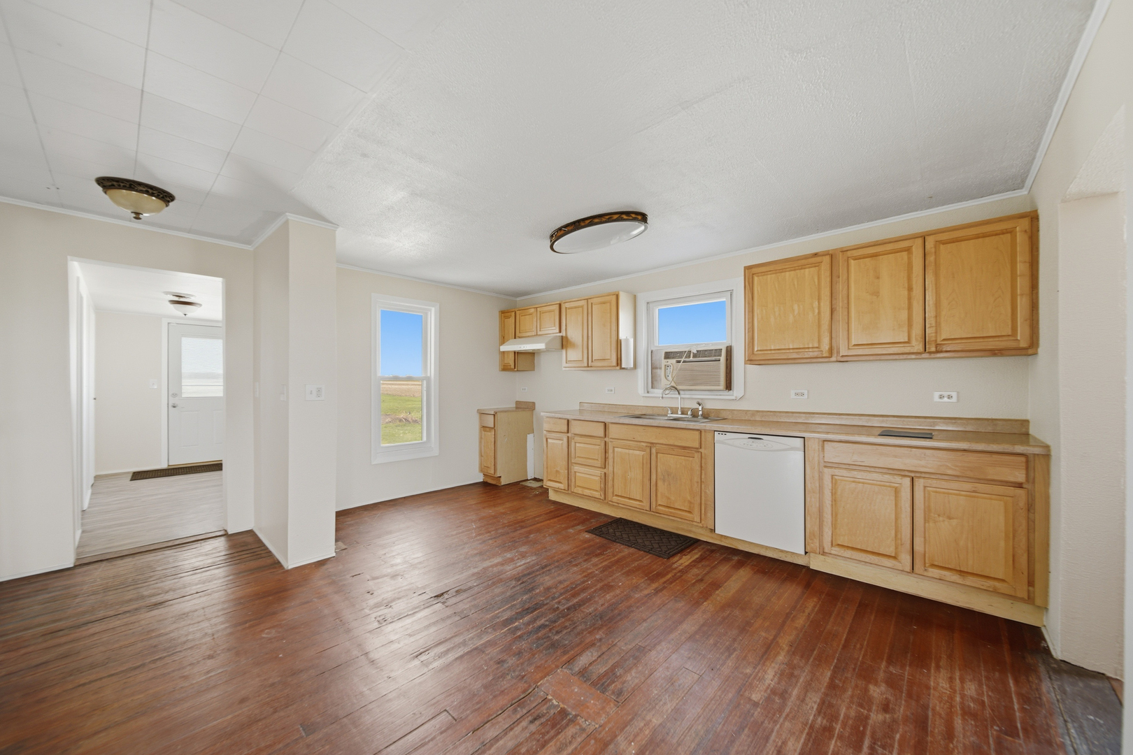 12228 Black Road Morrison, IL 61270 - Photo 6 of 31