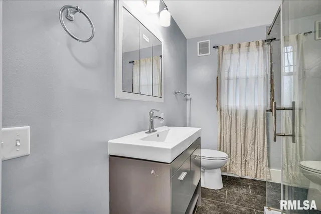 $169,000 | 1014 North Summit Boulevard, Peoria, IL 61606