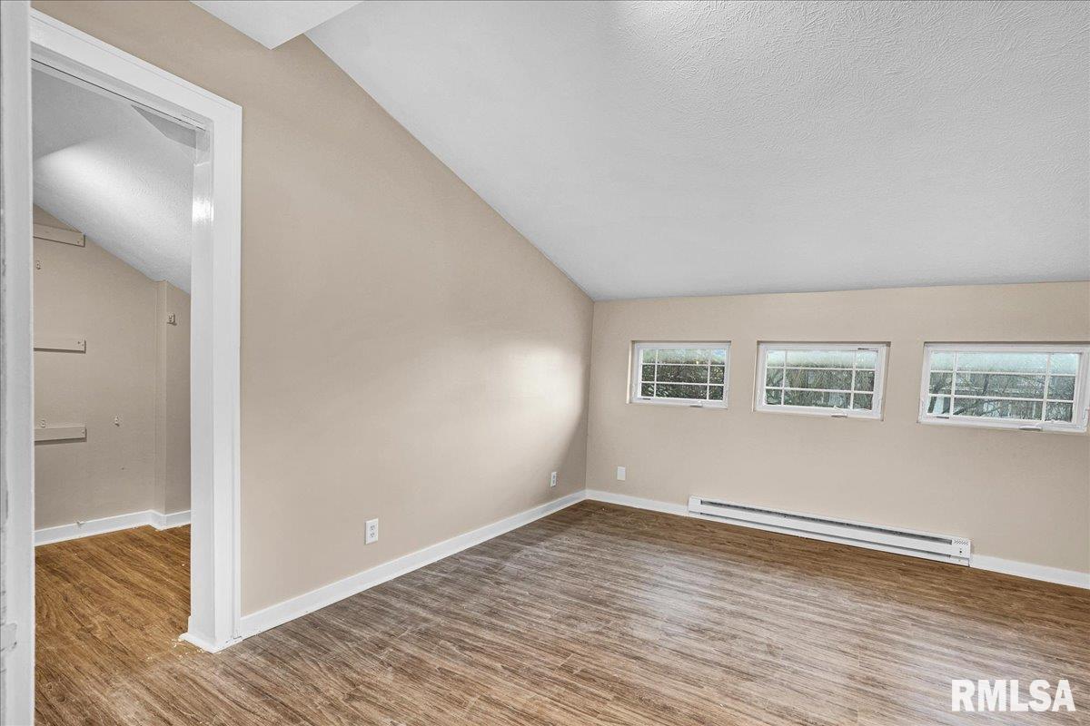 1014 North Summit Boulevard Peoria, IL 61606 - Photo 19 of 49