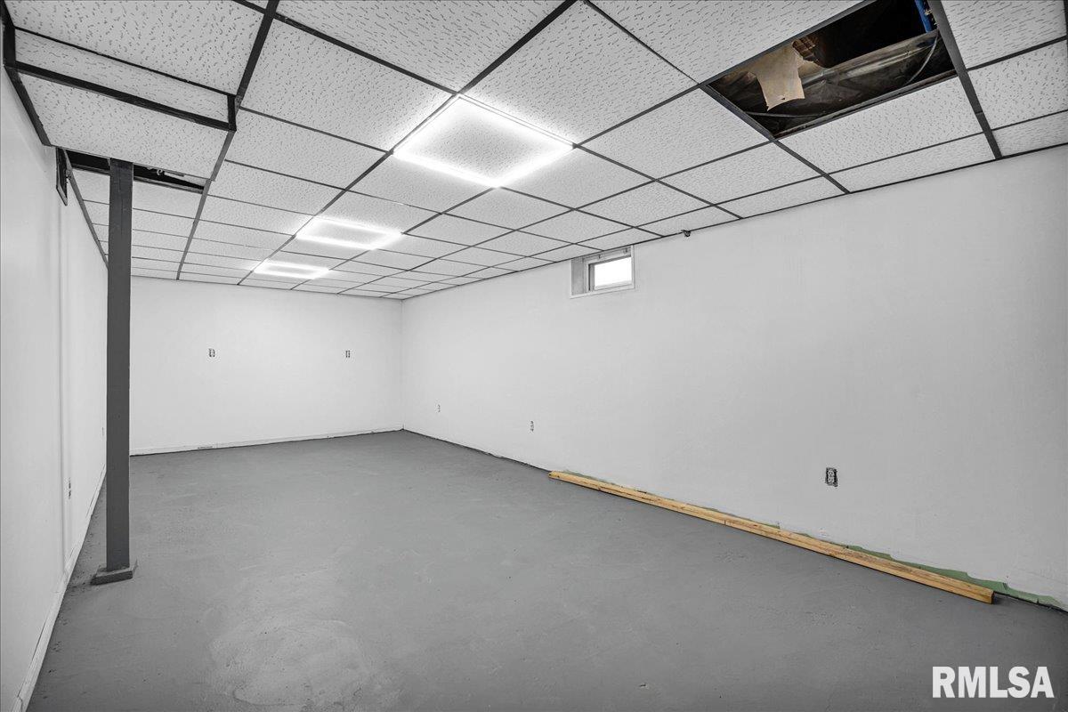 1014 North Summit Boulevard Peoria, IL 61606 - Photo 23 of 49