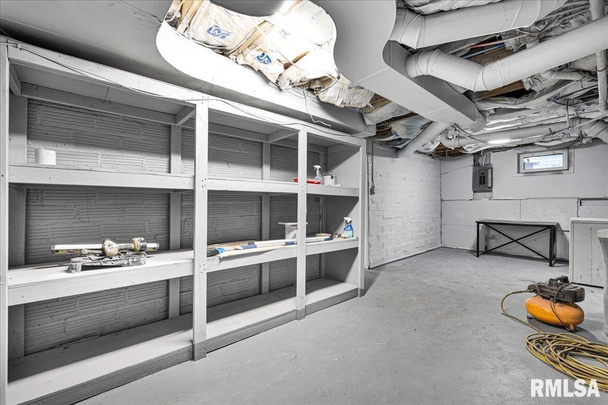 1014 North Summit Boulevard Peoria, IL 61606 - Photo 27 of 49