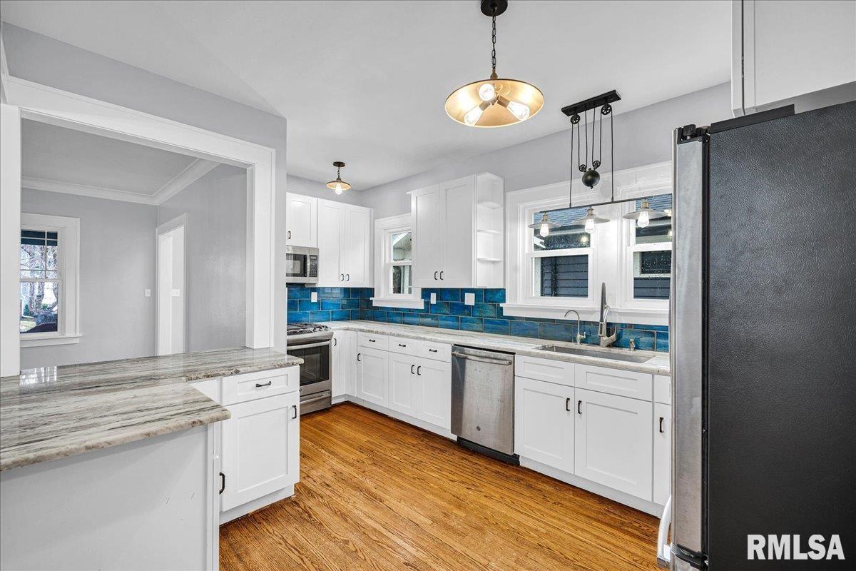 1014 North Summit Boulevard Peoria, IL 61606 - Photo 8 of 49