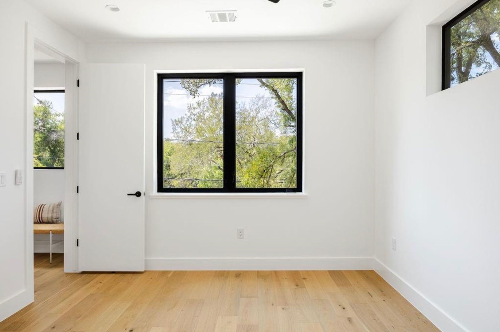1311 Deloney Street Austin, TX 78721 - Photo 28 of 39