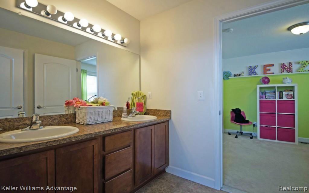 27243 Victoria Road Novi, MI 48374 - Photo 29 of 37